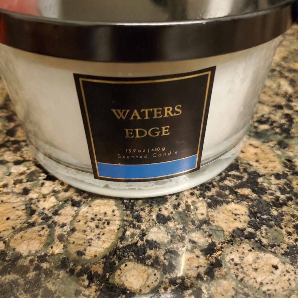 BRAND NEW CANDLE!!